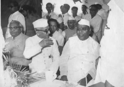 Munshi ji with Shri YashwantRao B. Chauhan the first CM of Maharashtra